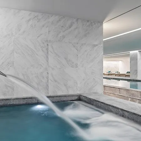 Grand Hyatt Hotel 5*
